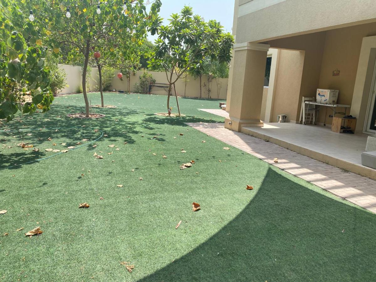 Spacious 4-Bedroom Villa, Children Friendly دبي المظهر الخارجي الصورة