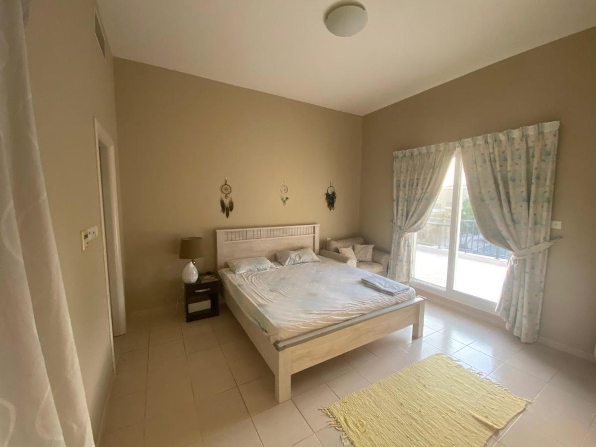 Spacious 4-Bedroom Villa, Children Friendly دبي المظهر الخارجي الصورة
