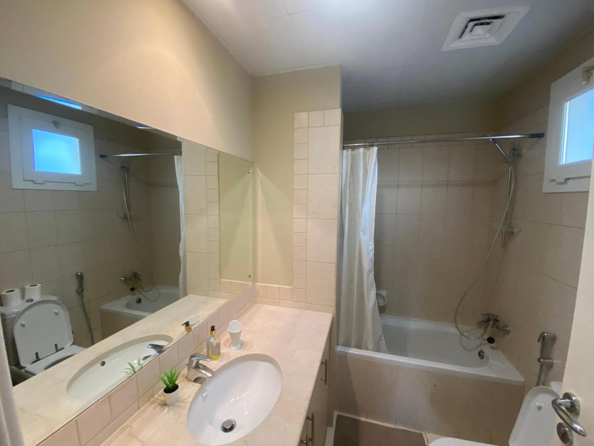 Spacious 4-Bedroom Villa, Children Friendly دبي المظهر الخارجي الصورة